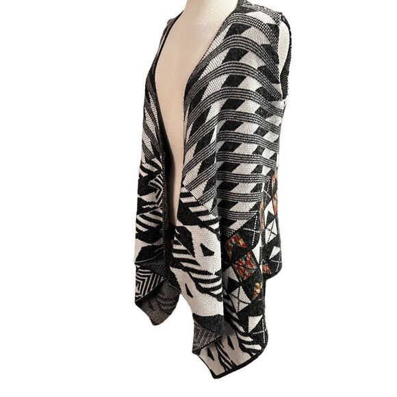 Colorful Bohemian Coatigan Cardigan Sleeveles Black & White size Medium - Picture 4 of 14